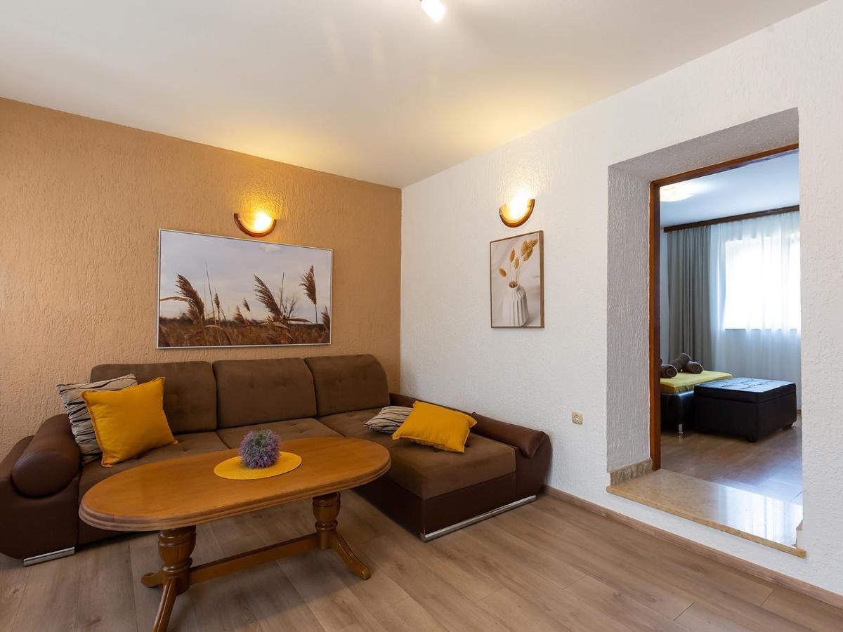 Apartments Fratta Frata Luaran gambar
