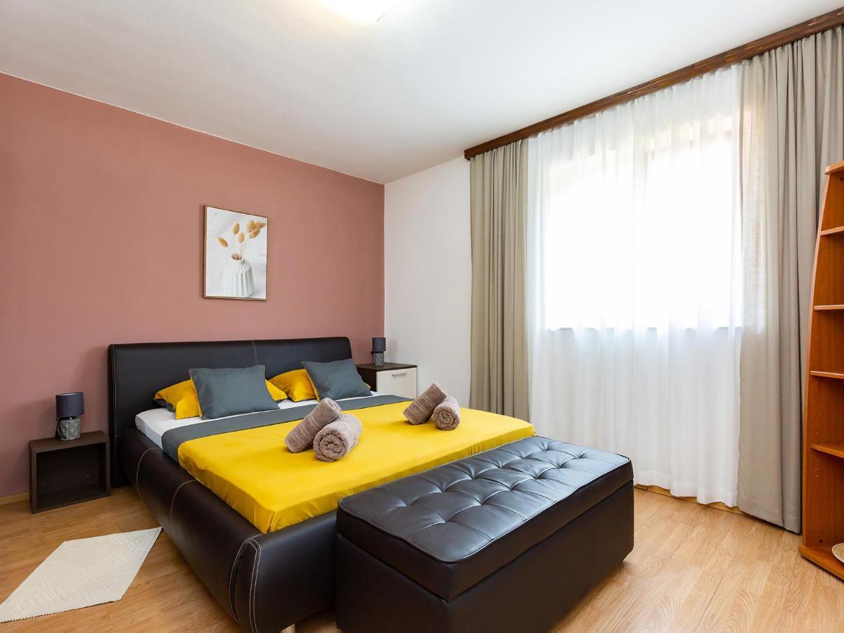 Apartments Fratta Frata Luaran gambar