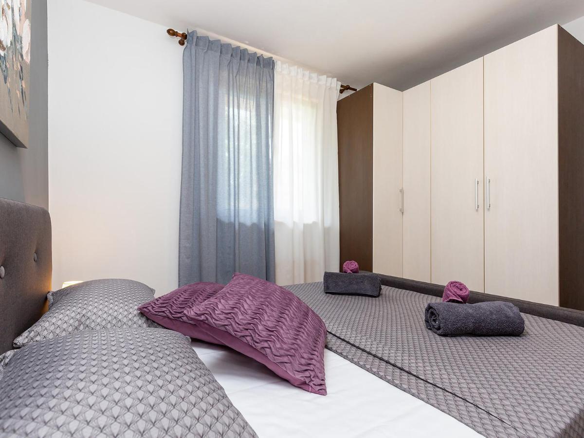 Apartments Fratta Frata Luaran gambar